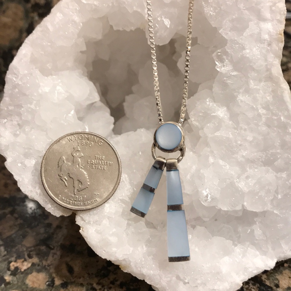 STERLING SILVER BLUE MUSSEL SHELL PENDANT NIB - Picture 3 of 4